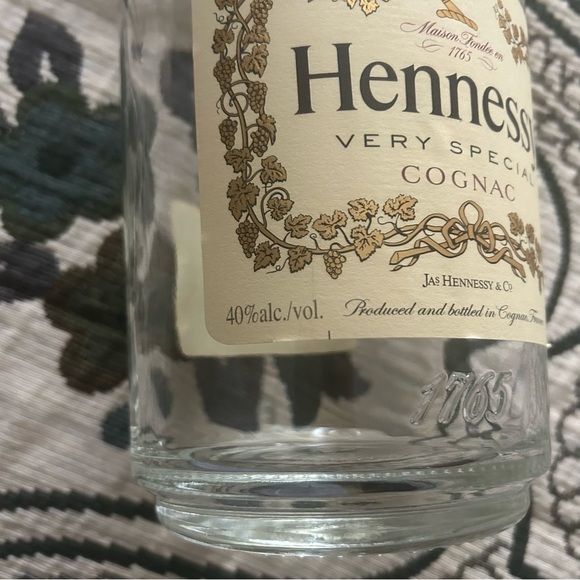 Hennessy Very Special Cognac Empty Bottle - Picture 3 of 9